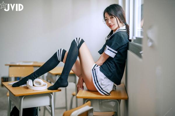   JVID-妍妍-青春戀愛校園系列-高顏值甜美學妹大尺度私房照-清純校花放學後的教室-無聖光校服誘惑-學妹說她喜歡我-2022.12.09第59张图片