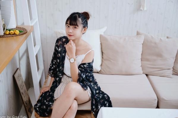    若颖 - 度假风写真：清新白色系少女居家私房照，治愈系甜美气质，打造浪漫唯美的慵懒午后时光第3张图片