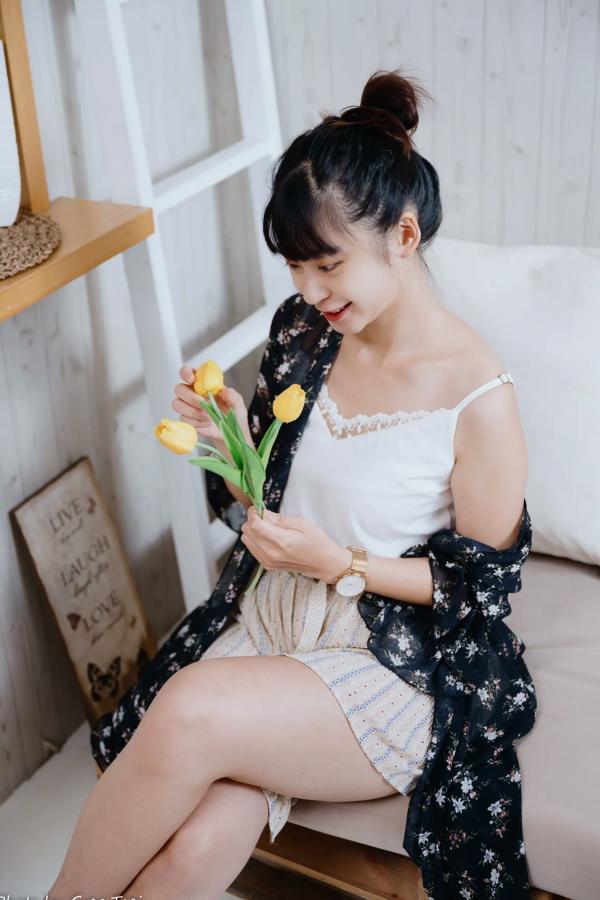    若颖 - 度假风写真：清新白色系少女居家私房照，治愈系甜美气质，打造浪漫唯美的慵懒午后时光第5张图片