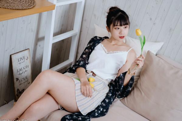    若颖 - 度假风写真：清新白色系少女居家私房照，治愈系甜美气质，打造浪漫唯美的慵懒午后时光第7张图片