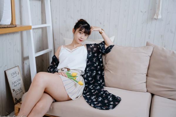    若颖 - 度假风写真：清新白色系少女居家私房照，治愈系甜美气质，打造浪漫唯美的慵懒午后时光第9张图片