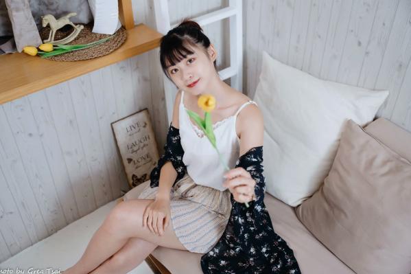    若颖 - 度假风写真：清新白色系少女居家私房照，治愈系甜美气质，打造浪漫唯美的慵懒午后时光第11张图片