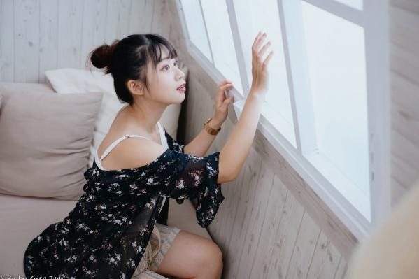    若颖 - 度假风写真：清新白色系少女居家私房照，治愈系甜美气质，打造浪漫唯美的慵懒午后时光第18张图片