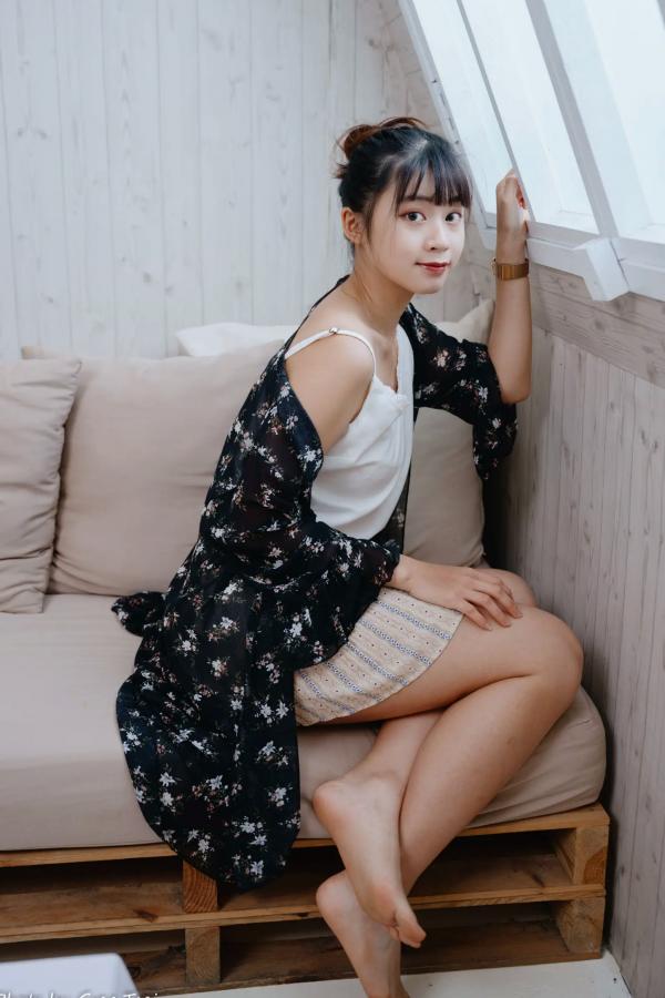    若颖 - 度假风写真：清新白色系少女居家私房照，治愈系甜美气质，打造浪漫唯美的慵懒午后时光第20张图片