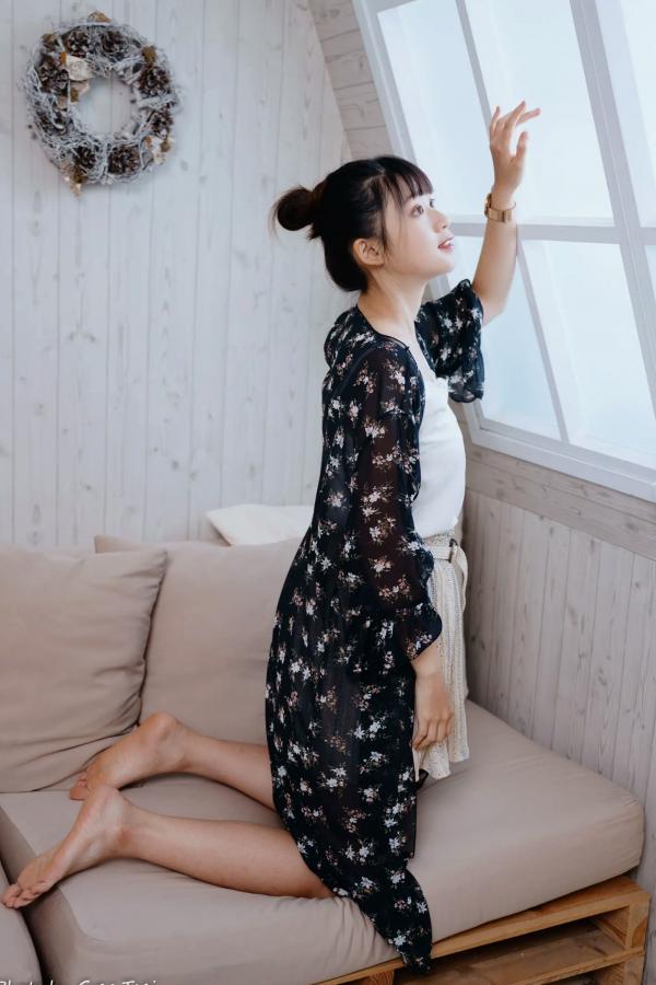    若颖 - 度假风写真：清新白色系少女居家私房照，治愈系甜美气质，打造浪漫唯美的慵懒午后时光第22张图片