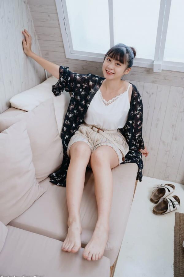    若颖 - 度假风写真：清新白色系少女居家私房照，治愈系甜美气质，打造浪漫唯美的慵懒午后时光第29张图片