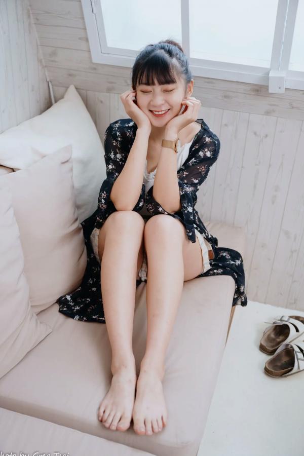    若颖 - 度假风写真：清新白色系少女居家私房照，治愈系甜美气质，打造浪漫唯美的慵懒午后时光第30张图片