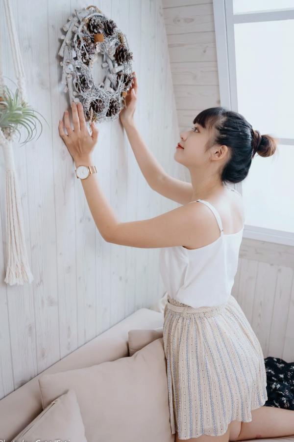    若颖 - 度假风写真：清新白色系少女居家私房照，治愈系甜美气质，打造浪漫唯美的慵懒午后时光第35张图片