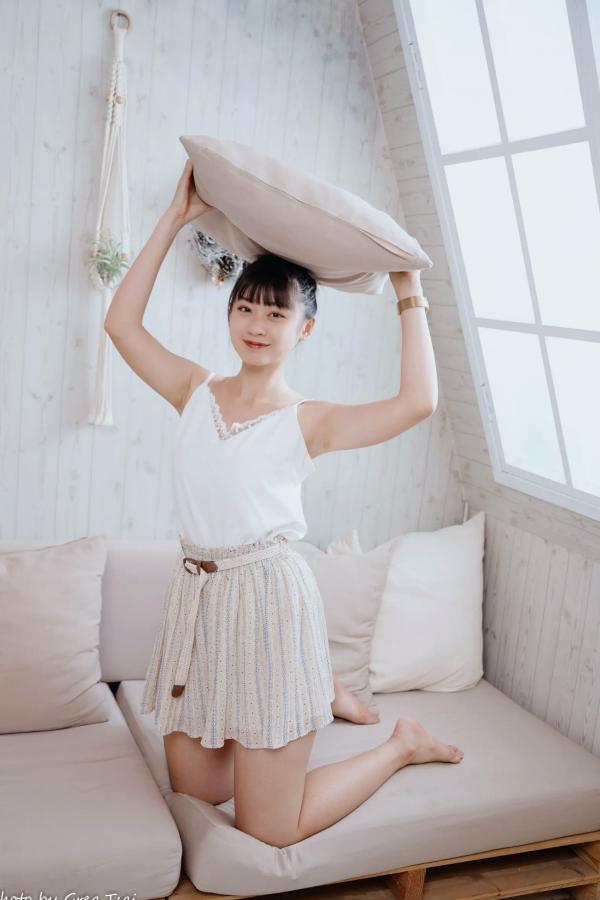    若颖 - 度假风写真：清新白色系少女居家私房照，治愈系甜美气质，打造浪漫唯美的慵懒午后时光第39张图片