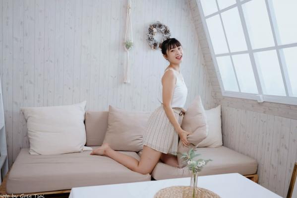    若颖 - 度假风写真：清新白色系少女居家私房照，治愈系甜美气质，打造浪漫唯美的慵懒午后时光第41张图片