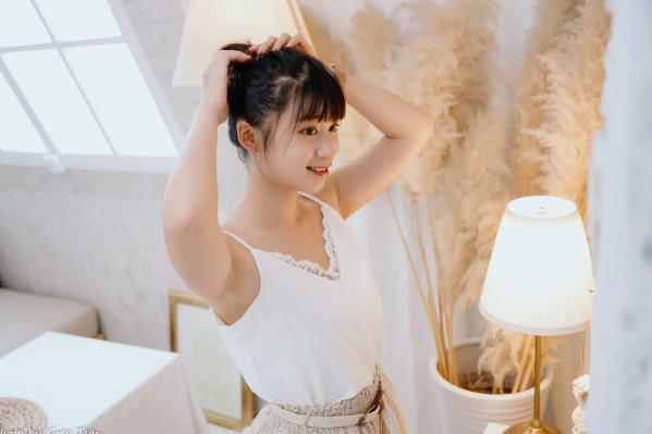   若颖 - 度假风写真：清新白色系少女居家私房照，治愈系甜美气质，打造浪漫唯美的慵懒午后时光第51张图片