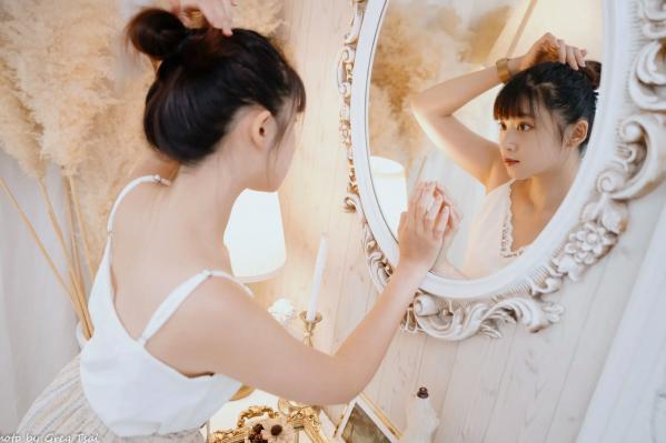    若颖 - 度假风写真：清新白色系少女居家私房照，治愈系甜美气质，打造浪漫唯美的慵懒午后时光第55张图片