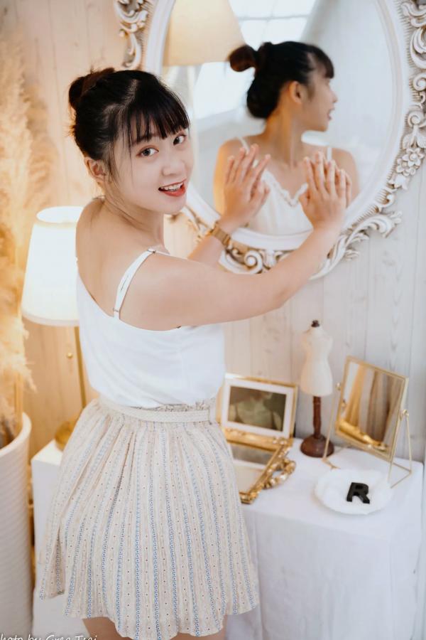    若颖 - 度假风写真：清新白色系少女居家私房照，治愈系甜美气质，打造浪漫唯美的慵懒午后时光第59张图片