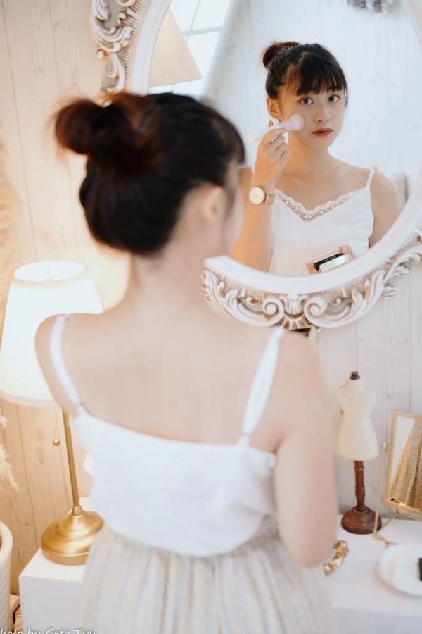    若颖 - 度假风写真：清新白色系少女居家私房照，治愈系甜美气质，打造浪漫唯美的慵懒午后时光第61张图片
