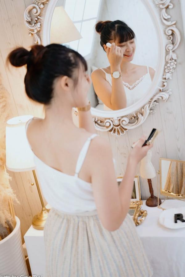    若颖 - 度假风写真：清新白色系少女居家私房照，治愈系甜美气质，打造浪漫唯美的慵懒午后时光第63张图片