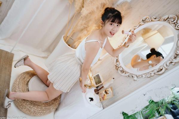    若颖 - 度假风写真：清新白色系少女居家私房照，治愈系甜美气质，打造浪漫唯美的慵懒午后时光第67张图片