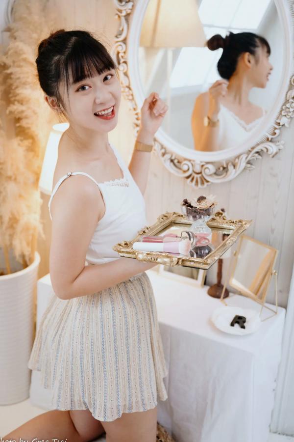    若颖 - 度假风写真：清新白色系少女居家私房照，治愈系甜美气质，打造浪漫唯美的慵懒午后时光第70张图片