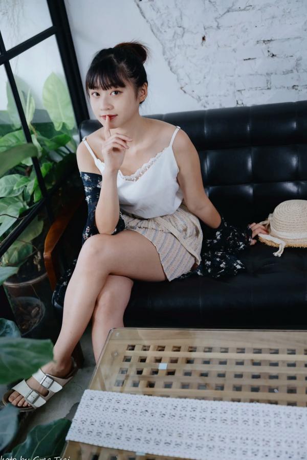    若颖 - 度假风写真：清新白色系少女居家私房照，治愈系甜美气质，打造浪漫唯美的慵懒午后时光第73张图片