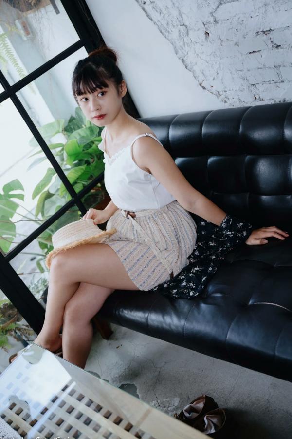    若颖 - 度假风写真：清新白色系少女居家私房照，治愈系甜美气质，打造浪漫唯美的慵懒午后时光第76张图片