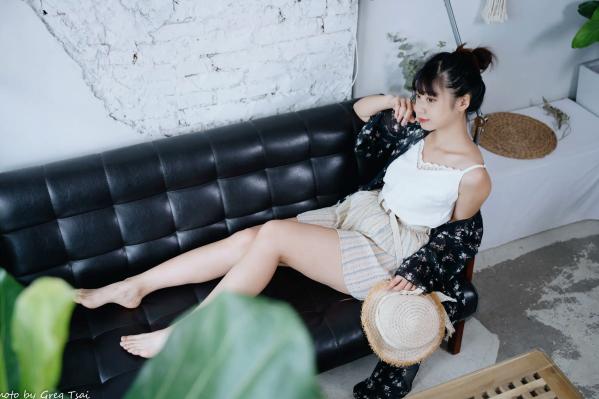   若颖 - 度假风写真：清新白色系少女居家私房照，治愈系甜美气质，打造浪漫唯美的慵懒午后时光第82张图片