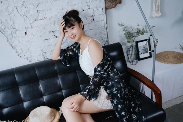    若颖 - 度假风写真：清新白色系少女居家私房照，治愈系甜美气质，打造浪漫唯美的慵懒午后时光第85张图片