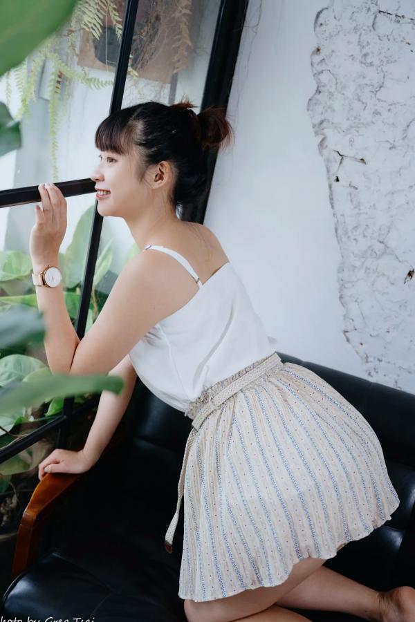    若颖 - 度假风写真：清新白色系少女居家私房照，治愈系甜美气质，打造浪漫唯美的慵懒午后时光第109张图片