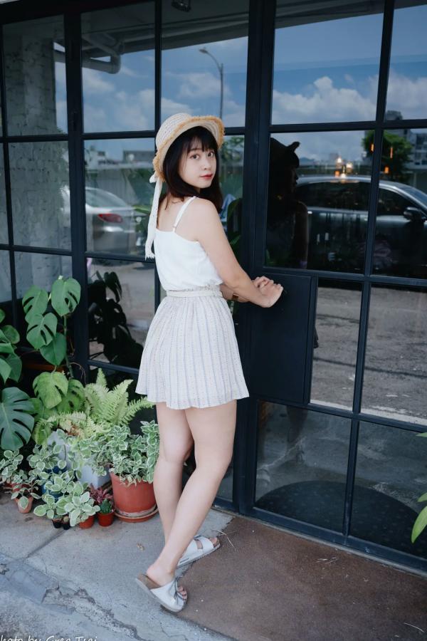    若颖 - 度假风写真：清新白色系少女居家私房照，治愈系甜美气质，打造浪漫唯美的慵懒午后时光第110张图片
