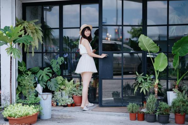    若颖 - 度假风写真：清新白色系少女居家私房照，治愈系甜美气质，打造浪漫唯美的慵懒午后时光第112张图片