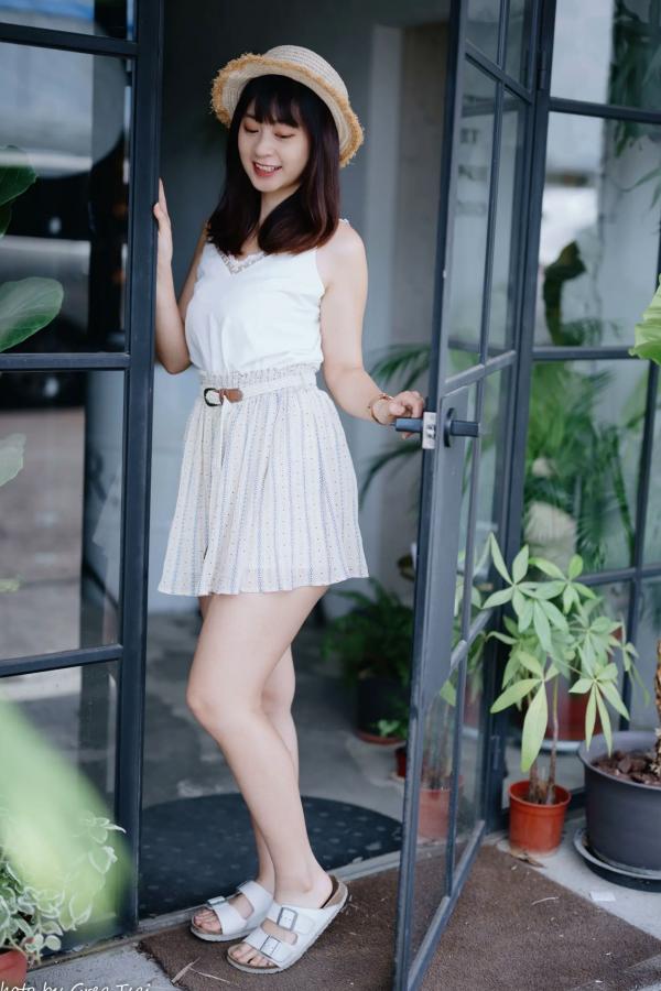    若颖 - 度假风写真：清新白色系少女居家私房照，治愈系甜美气质，打造浪漫唯美的慵懒午后时光第116张图片