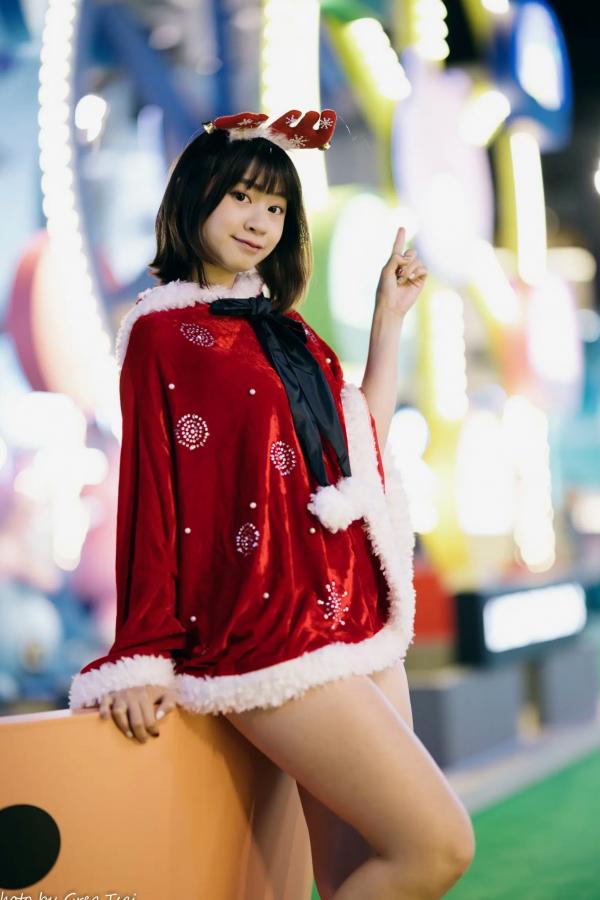    若颖圣诞特辑：可爱圣诞女郎街拍，户外灯光下的甜美治愈瞬间第31张图片