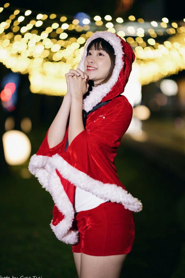    若颖圣诞特辑：可爱圣诞女郎街拍，户外灯光下的甜美治愈瞬间第42张图片