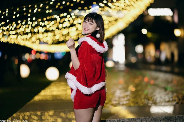    若颖圣诞特辑：可爱圣诞女郎街拍，户外灯光下的甜美治愈瞬间第45张图片