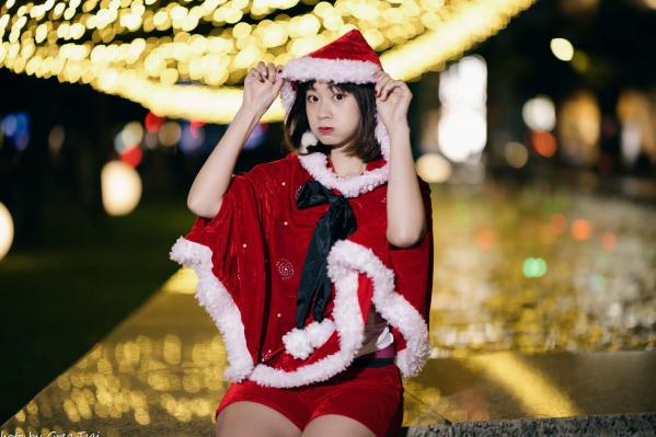    若颖圣诞特辑：可爱圣诞女郎街拍，户外灯光下的甜美治愈瞬间第47张图片