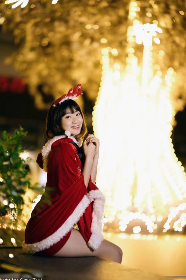   若颖圣诞特辑：可爱圣诞女郎街拍，户外灯光下的甜美治愈瞬间第73张图片