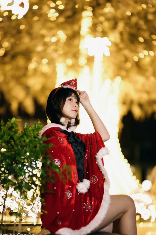    若颖圣诞特辑：可爱圣诞女郎街拍，户外灯光下的甜美治愈瞬间第74张图片