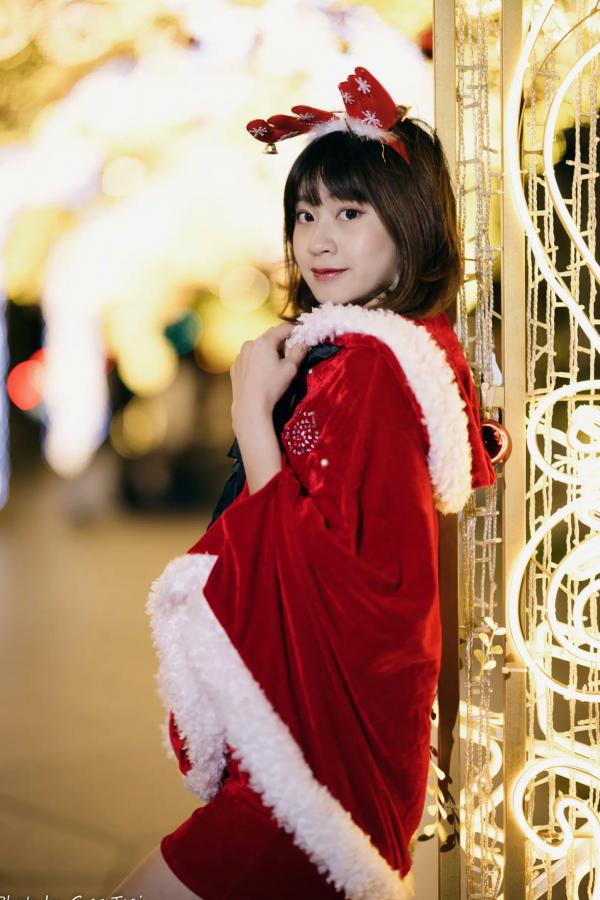    若颖圣诞特辑：可爱圣诞女郎街拍，户外灯光下的甜美治愈瞬间第79张图片