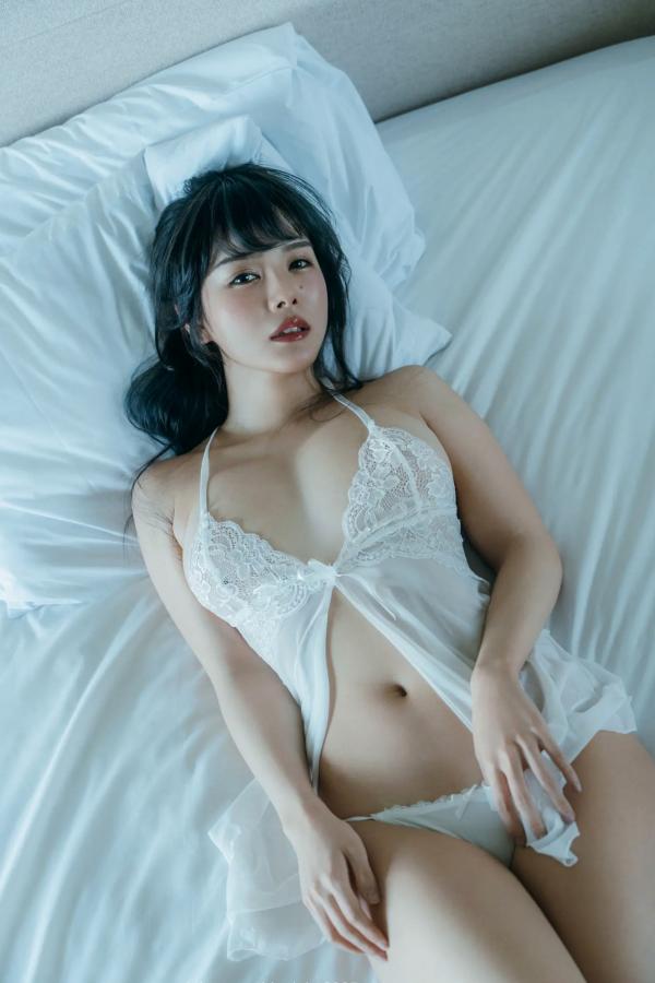   JOJO X EIMI：纯欲白纱私房写真，清新透视内衣下的极致诱惑与曼妙曲线第14张图片
