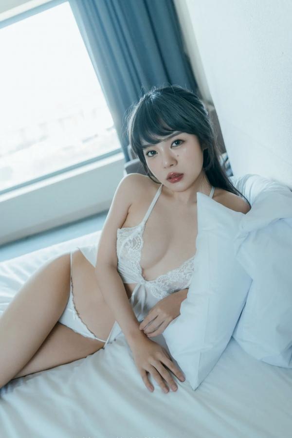    JOJO X EIMI：纯欲白纱私房写真，清新透视内衣下的极致诱惑与曼妙曲线第21张图片