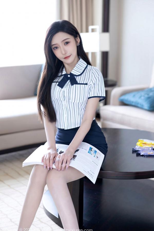 王馨瑶   XiaoYu语画界-1025-王馨瑶Yanni-蓝白条纹学生装制服诱惑-白色丝袜冷艳私房美腿写真-2023.05.11-无圣光大尺度第5张图片