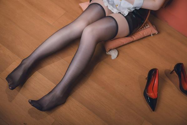    雪晴Astra金发兔女郎写真，皮革诱惑制服cosplay，甜美童颜与顶级身材，视觉冲击感十足第44张图片