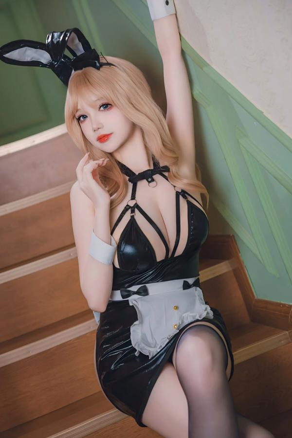    雪晴Astra金发兔女郎写真，皮革诱惑制服cosplay，甜美童颜与顶级身材，视觉冲击感十足第63张图片