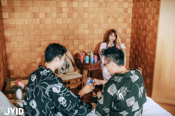    JVID-乐乐-于心-毕业庆祝温泉之夜-学妹制服诱惑-超大尺度私房写真-激情互动福利合集第15张图片