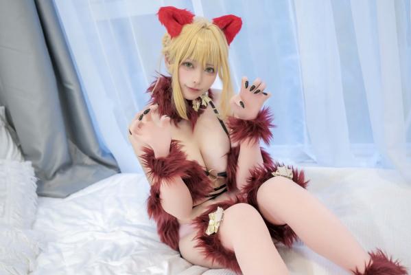    樱岛嗷一 - FGO赛车女郎与性感兔女郎Cosplay私房大尺度写真[46P]第14张图片