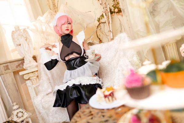    樱岛嗷一 - FGO赛车女郎与性感兔女郎Cosplay私房大尺度写真[46P]第25张图片