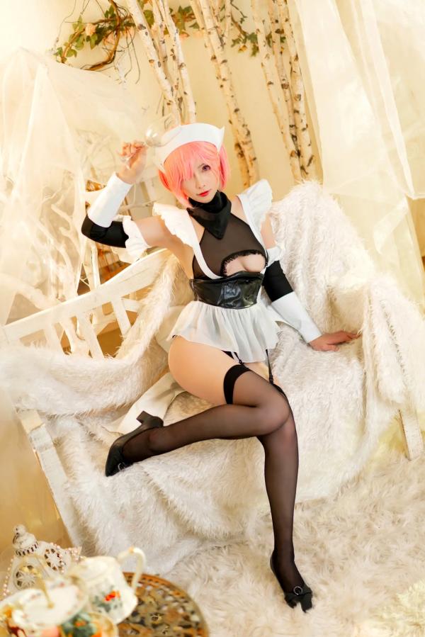    樱岛嗷一 - FGO赛车女郎与性感兔女郎Cosplay私房大尺度写真[46P]第28张图片