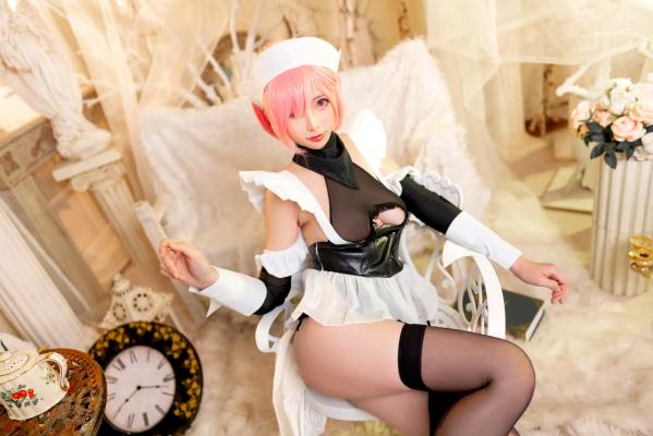    樱岛嗷一 - FGO赛车女郎与性感兔女郎Cosplay私房大尺度写真[46P]第29张图片