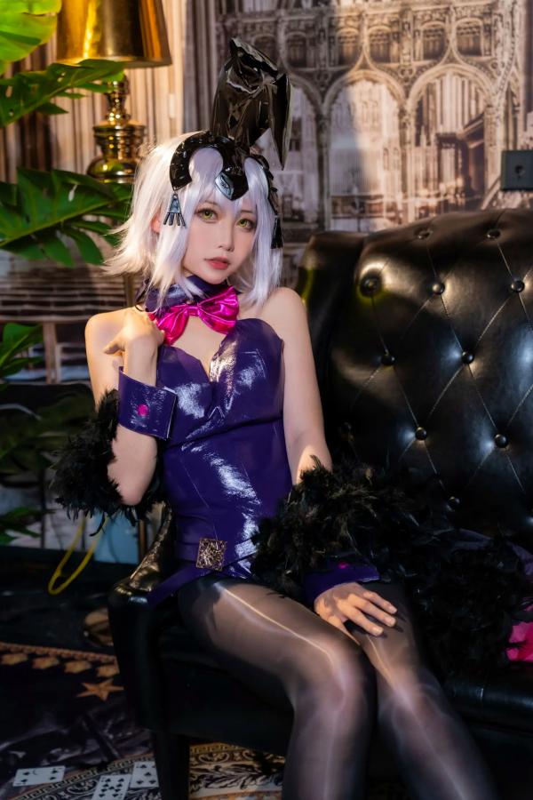    樱岛嗷一 - FGO赛车女郎与性感兔女郎Cosplay私房大尺度写真[46P]第43张图片