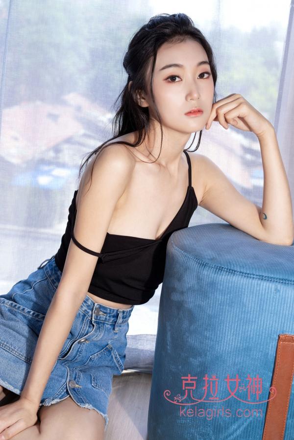    KelaGirls克拉女神-2019.09.01-赵敏-《玉足涂彩》高清足部特写，白皙细腻美足写真，唯美亮片美甲鉴赏第8张图片