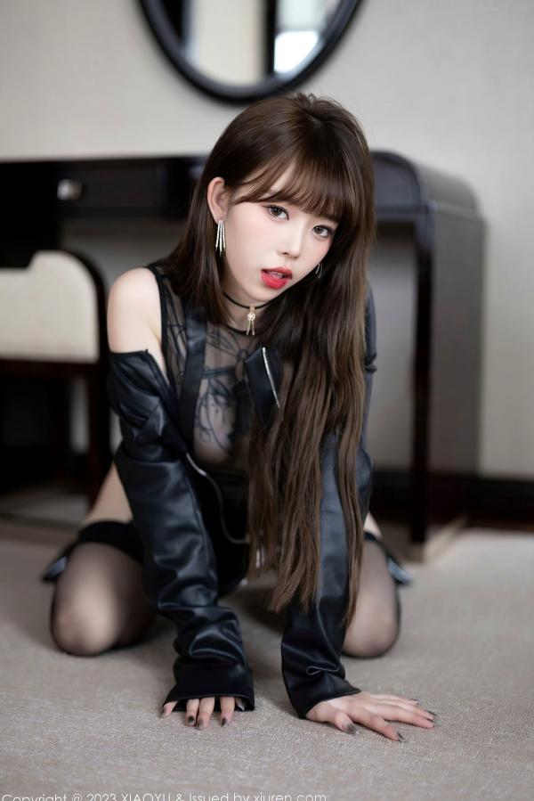    XiaoYu语画界1019期：黑色皮衣与透视黑纱诱惑，演绎冷艳机车风与极品私房美腿黑丝大片第35张图片