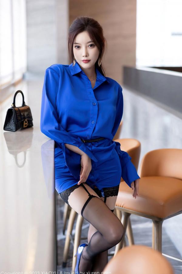 杨晨晨 sugar小甜心CC  XiaoYu语画界-杨晨晨Yome-精致蓝色蕾丝内衣配黑丝职场风情，极致诱惑私房大尺度写真集第29张图片